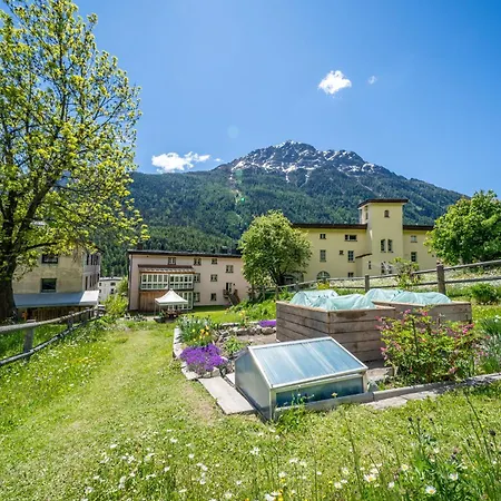 Chasa Plazza Gronda * Lavin