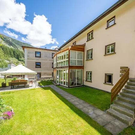 Chasa Plazza Gronda Appartement