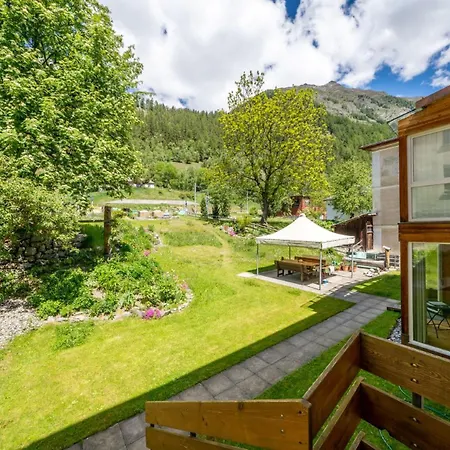 Chasa Plazza Gronda Apartment Lavin