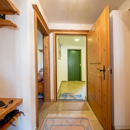 Apartment Chasa Plazza Gronda Lavin