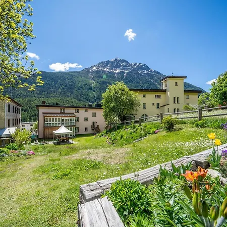 Chasa Plazza Gronda Apartment *