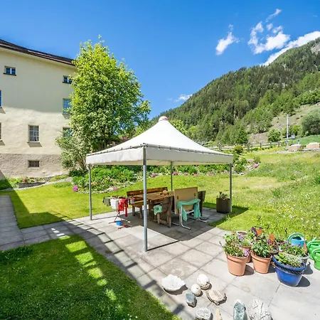 Chasa Plazza Gronda Apartment *