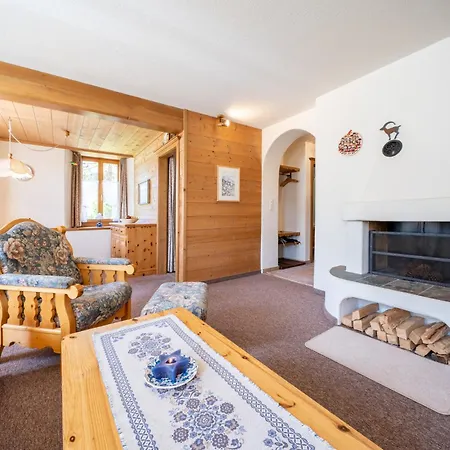 Chasa Plazza Gronda Apartment